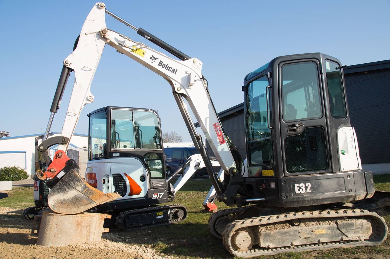 Bobcat E32